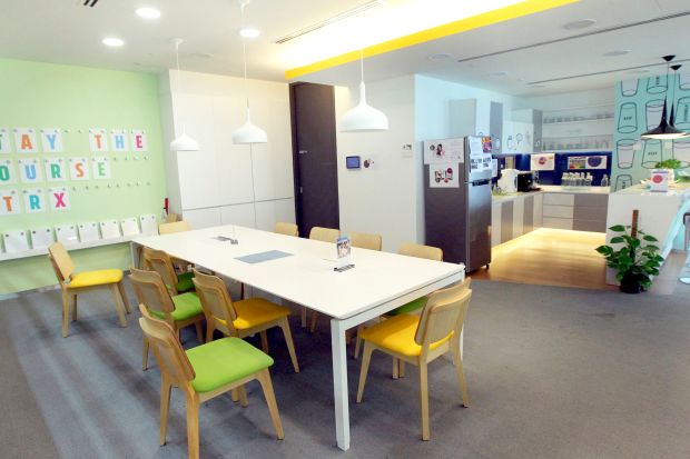 Discussion areas in Lendlease exude an informal vibe to promote collaboration.